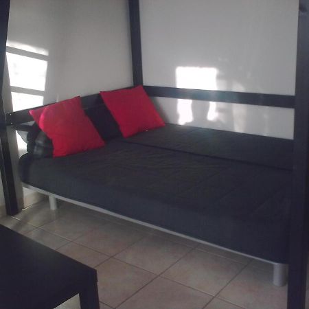 Studio Climatise. Proche Parking, Commerces Et Mer Apartment Carqueiranne Ngoại thất bức ảnh